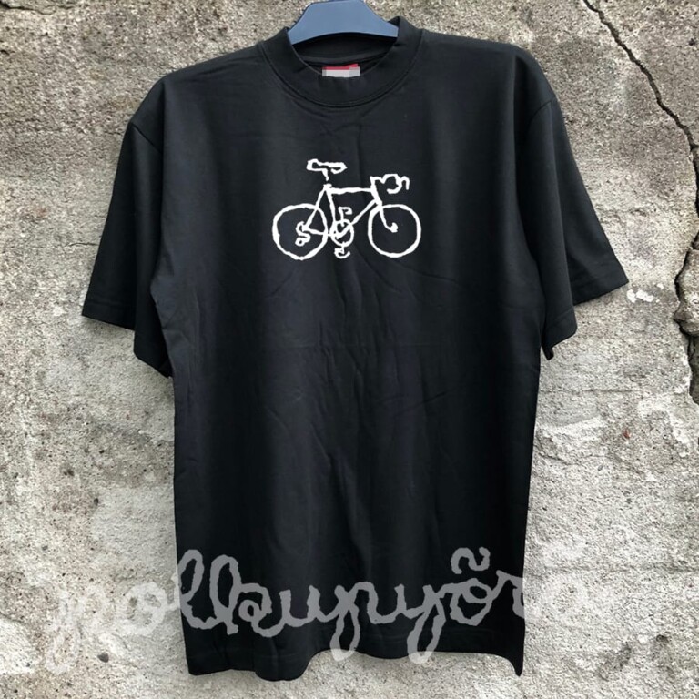 Black bicycle T big picture